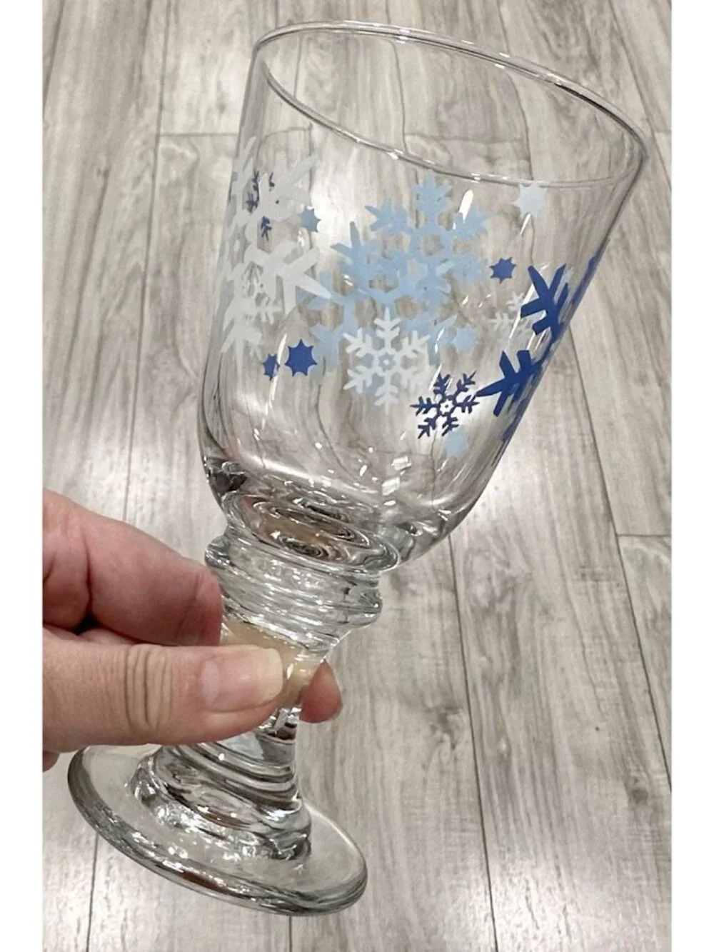 Set Of 6 Libbey V Shaped Water Tea Wine Goblets with Snowflake Christmas Design